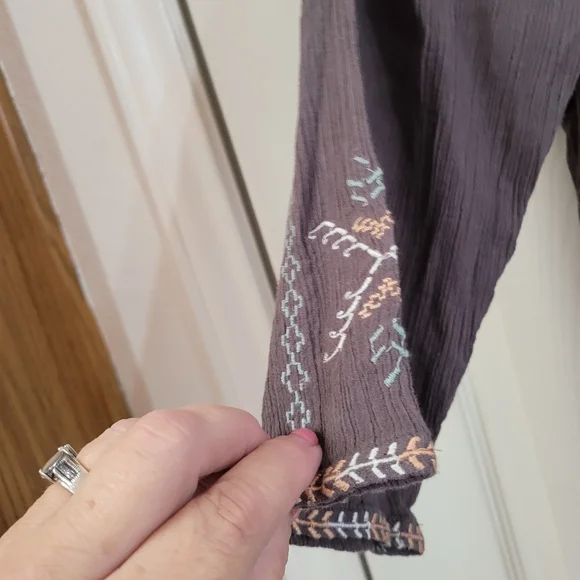 Garnet Hill Gray Boho Embroidered Tunic Top Size 14 Large  Peasant Top - Picture 4 of 6